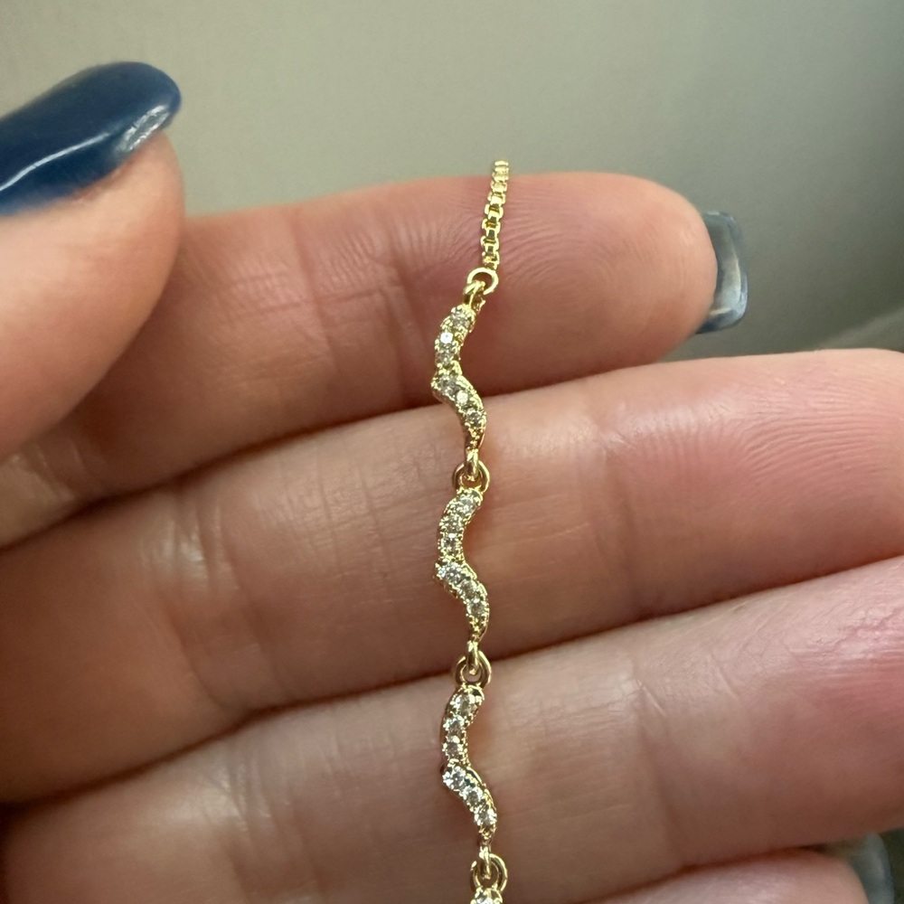 NEW!!Gold-Tone Crystal Delicate Wave Bracelet - Fully Adjustable - Picture 6 of 9